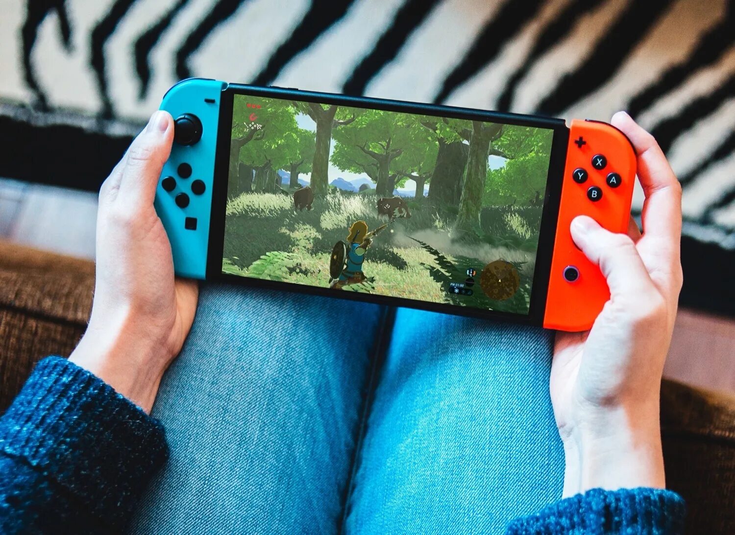 Nintendo Switch Pro. Прошивка Нинтендо свитч. Nintendo Switch с большим экраном. Nintendo Switch OLED чип.