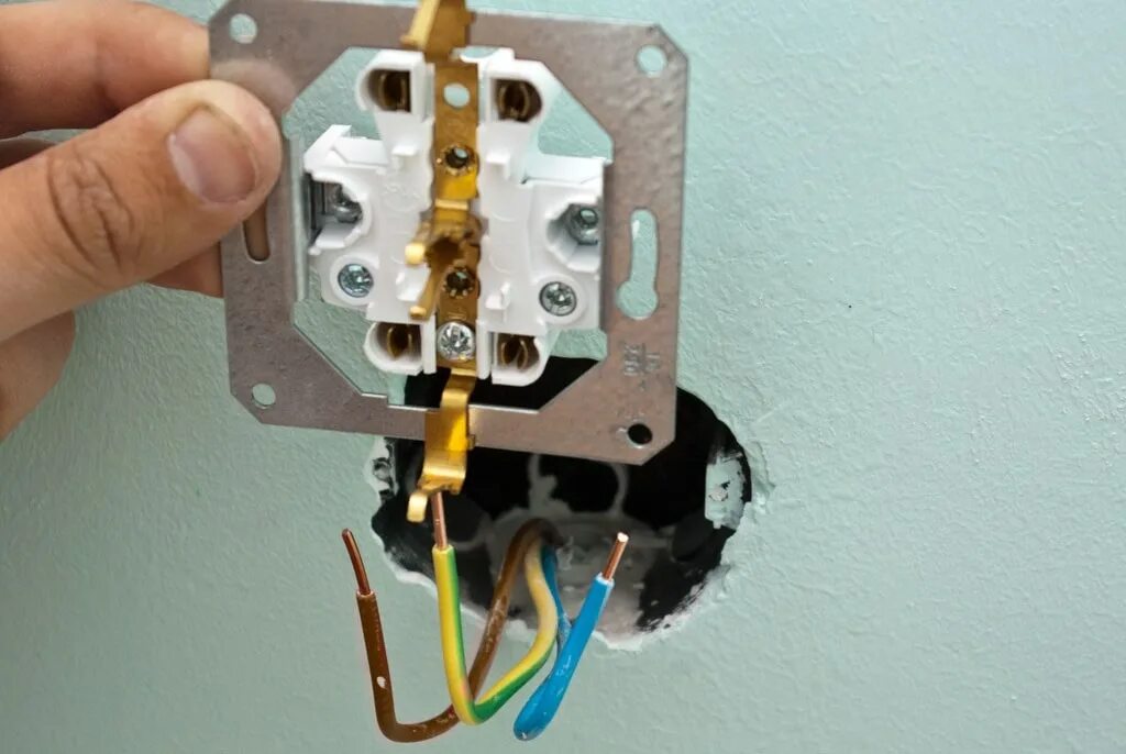 Как подключить 3-х клавишный выключатель in 2024 Home electrical wiring, Diy ele