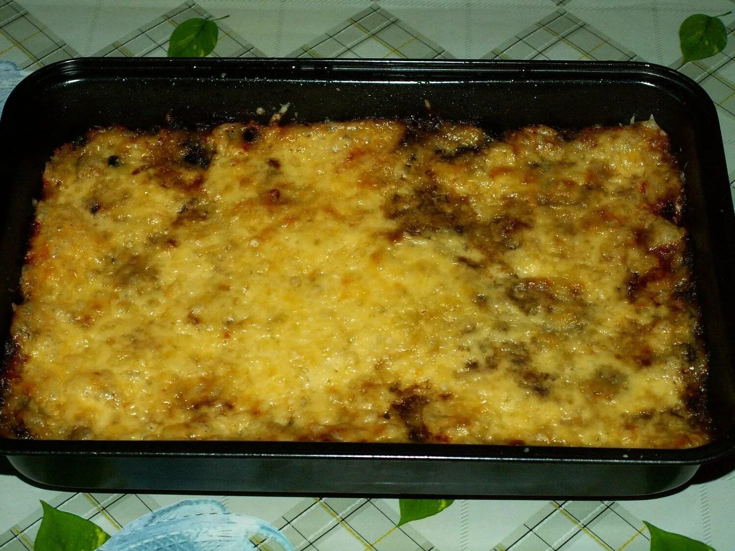 Запеканка с картошкой грибами и сыром. Картофельная запеканка с грибами в духовке. Запеканка картофельная с грибами и сыром в духовке. Картофельно мясная запеканка. Картофельная запеканка с фаршем.