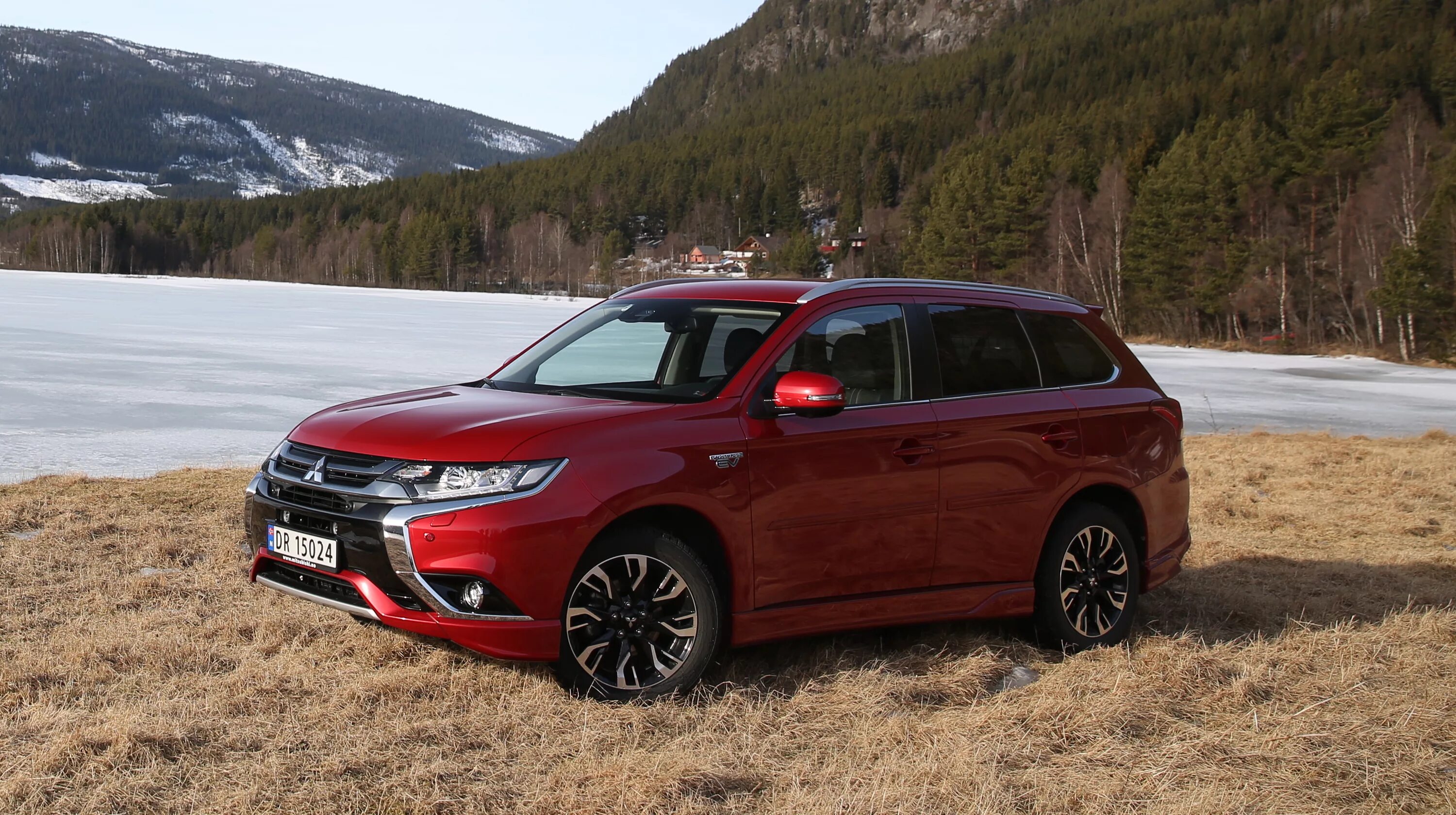 Mitsubishi outlander 2017. Митсубиси Аутлендер 3. Mitsubishi Outlander 3 2017. Mitsubishi Outlander PHEV 2017. Мицубиси Outlander PHEV 2017.