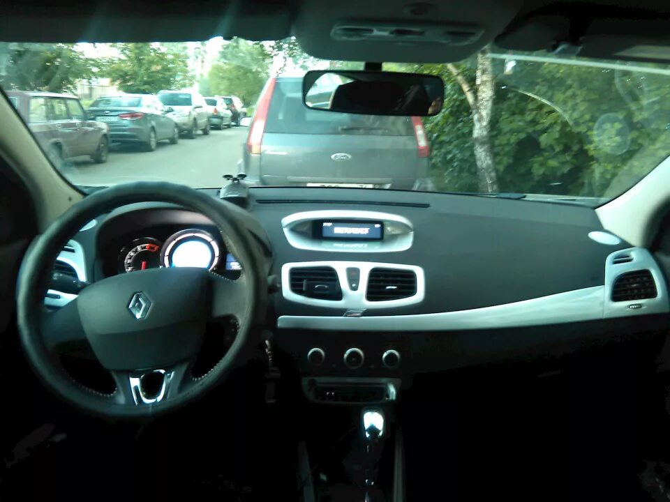 Торпедо renault fluence. Торпедо рено флюенс 2014. Флюенс торпеда. Флюенс торпеда. Панель рено флюенс 2011.