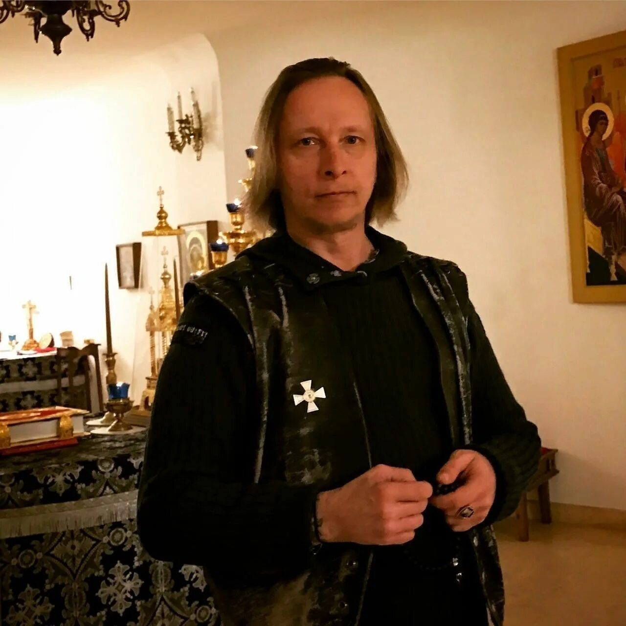 Актер Иван Охлобыстин заплакал после выступления маленькой девочки из Донбасса С