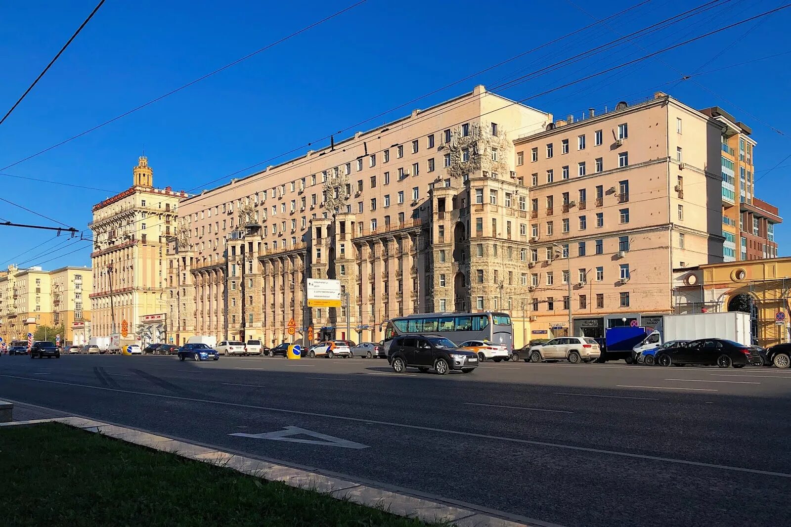 Кутузовский проспект 23к1. Кутузовский проспект дом 23 корпус 1. загс на кутузовском проспекте. кутузовский проспект 23к1 архитектура.