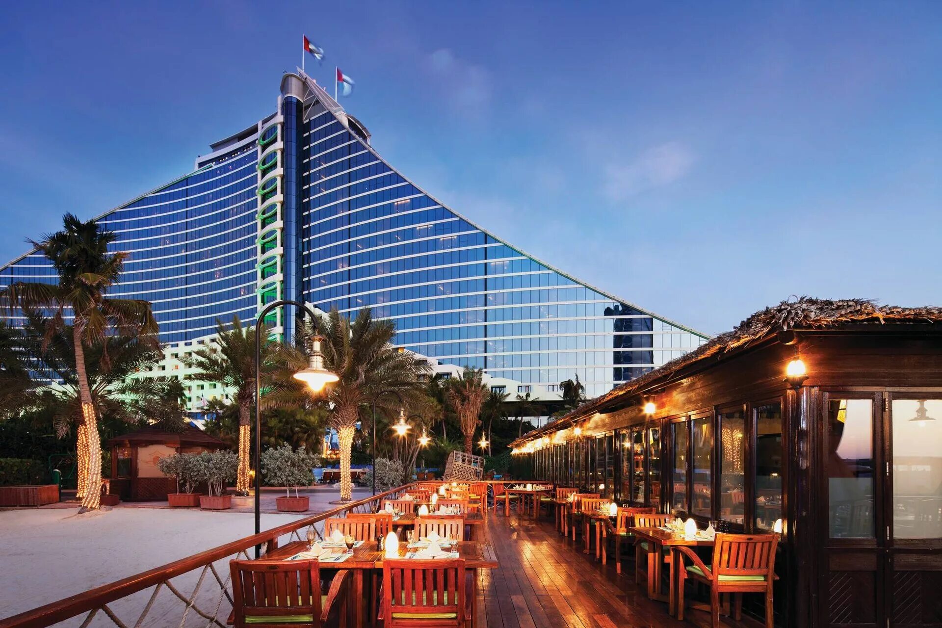 дубай джумейра бич. джумейра бич. дубай джумейра бич. отель джумейра дубай. мадинат джумейра.