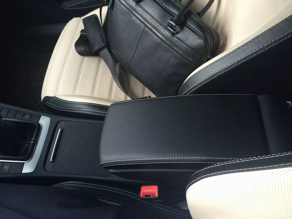 Как разобрать передний подлокотник пассат б8 Ремонт крышки подлокотника VW Passat B5. Фотоотчет