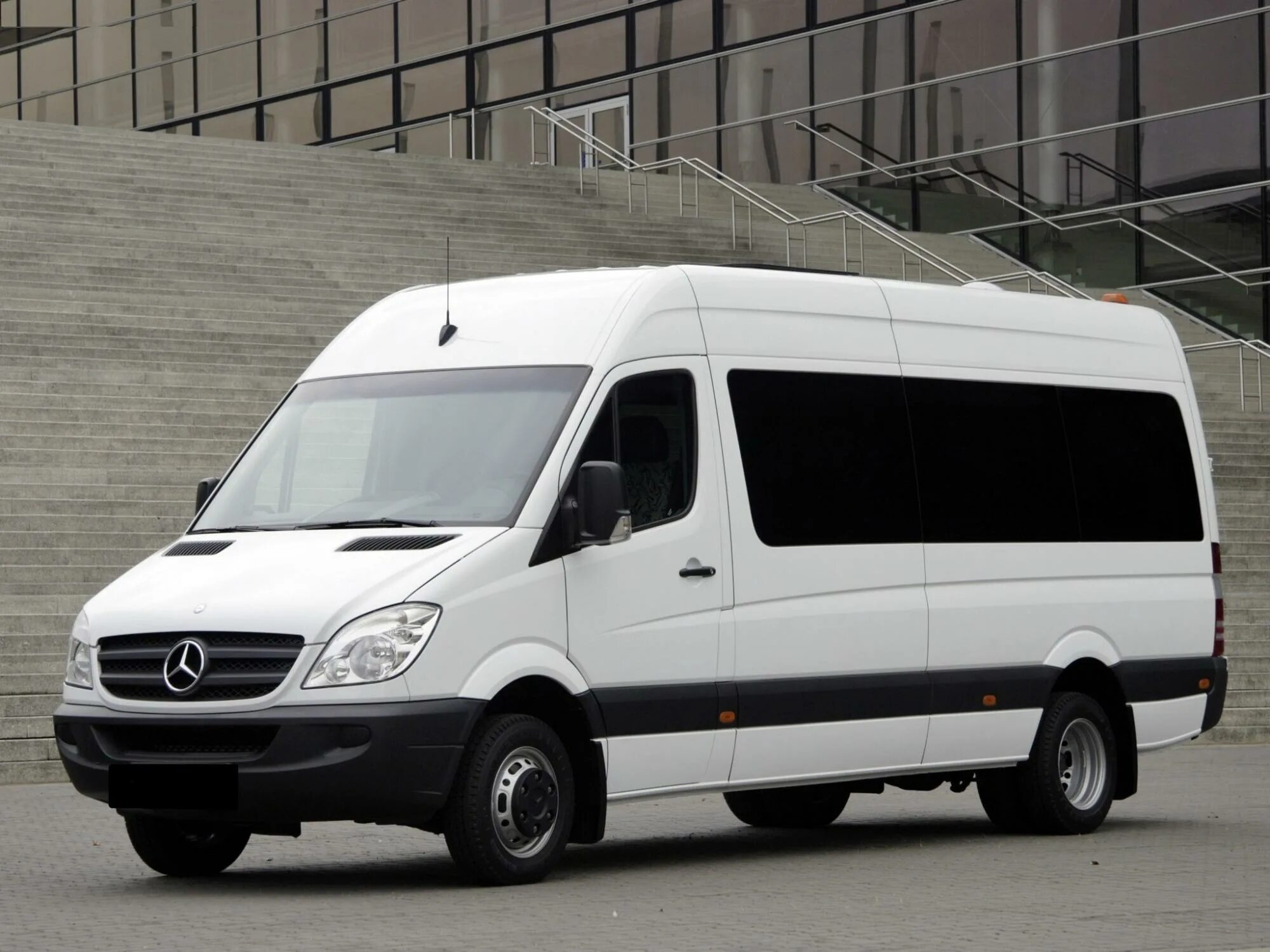 Работу мерседес спринтер. Мерседес Бенц Спринтер. Mercedes-Benz Sprinter 906. Mercedes Sprinter 906. Мерседес Бенц Спринтер пассажирский.