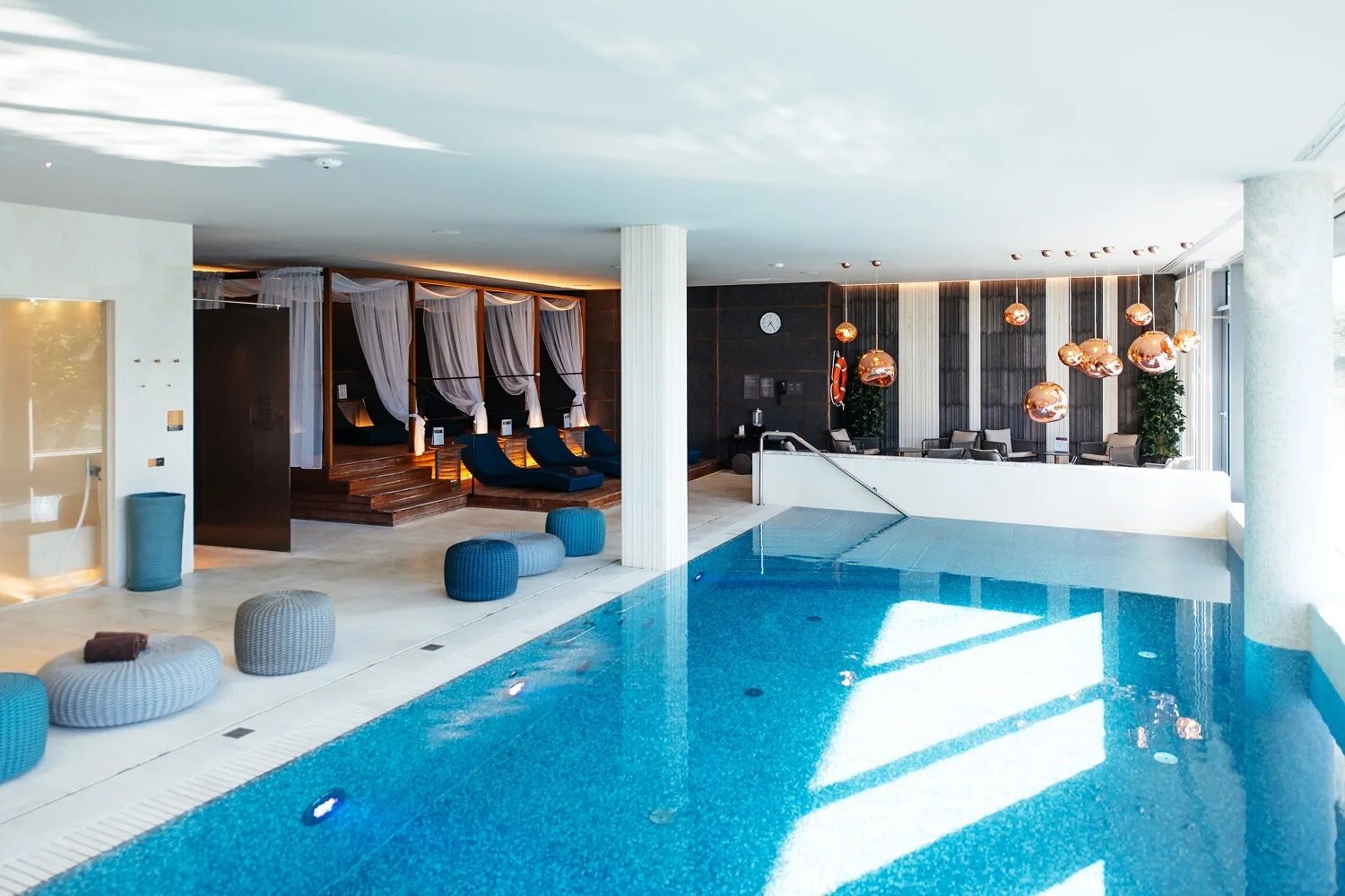 Crystal house suite калининград. Жилой комплекс crystal house. Жк кристалл коробейников переулок. Кристалл хаус сьют калининград. Кристалл хаус.