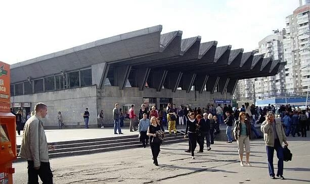Станция пионерская санкт-петербург. Пионерская (станция метро, санкт-петербург). Станция пионерская санкт-петербург. Метро пионерская отели. Пионерская (станция метро, санкт-петербург).