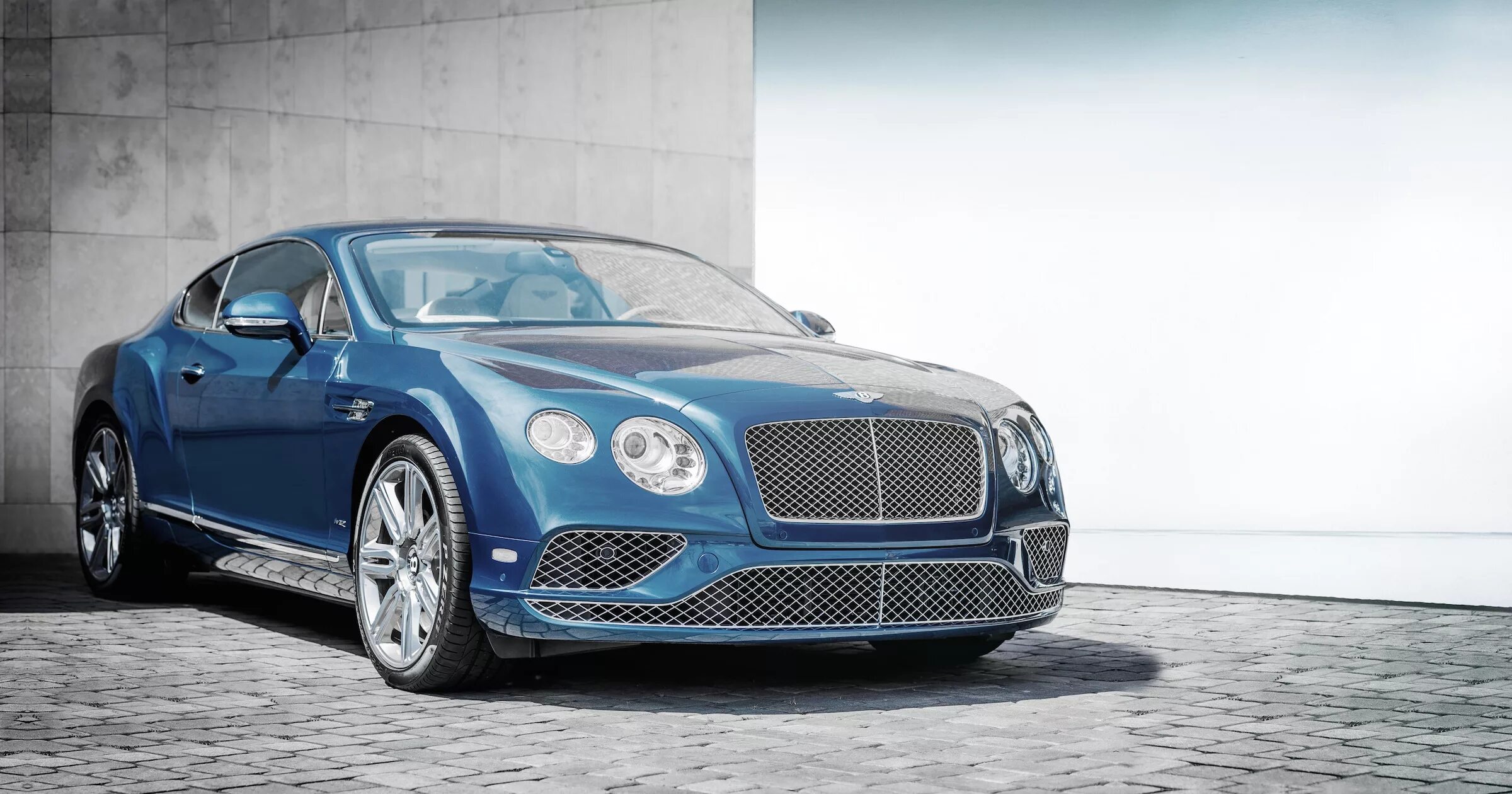 Дорогие машины марки в россии. Bentley Continental r. Bentley Continental Zagato. Бентли Континенталь голубая. Chrysler Coupe Bentley.
