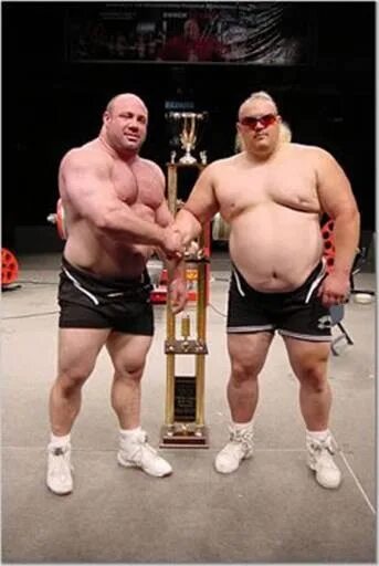 Почему пауэрлифтеры. Sean o'hagan strongman. Кириакос гризли. Гризли пауэрлифтер. Почему пауэрлифтеры.