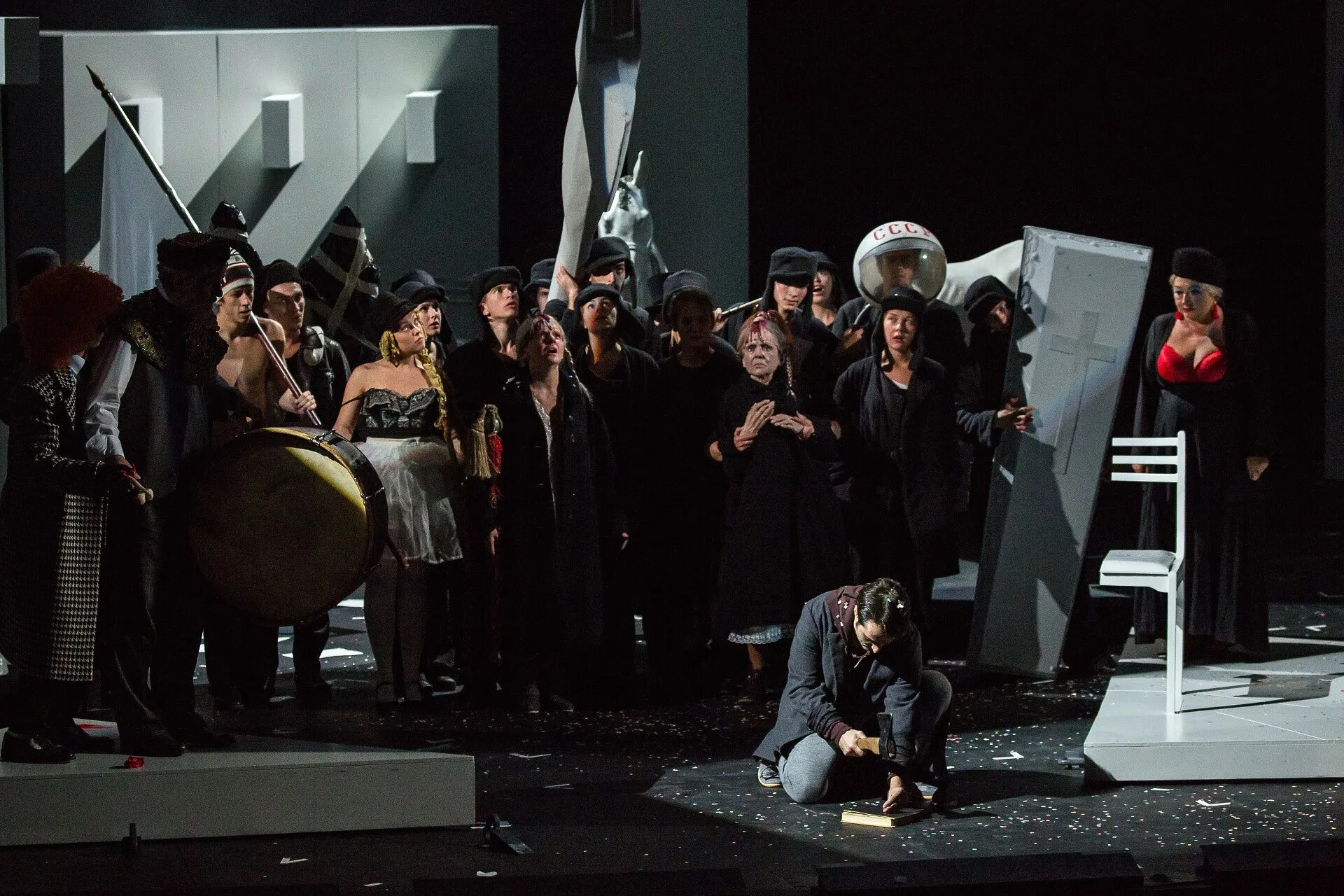 Alexandrinsky theatre преступление и наказание. преступление и наказание спектакль. Alexandrinsky theatre преступление и наказание. преступление и наказание александринский театр актеры. спектакль процесс александринский театр.