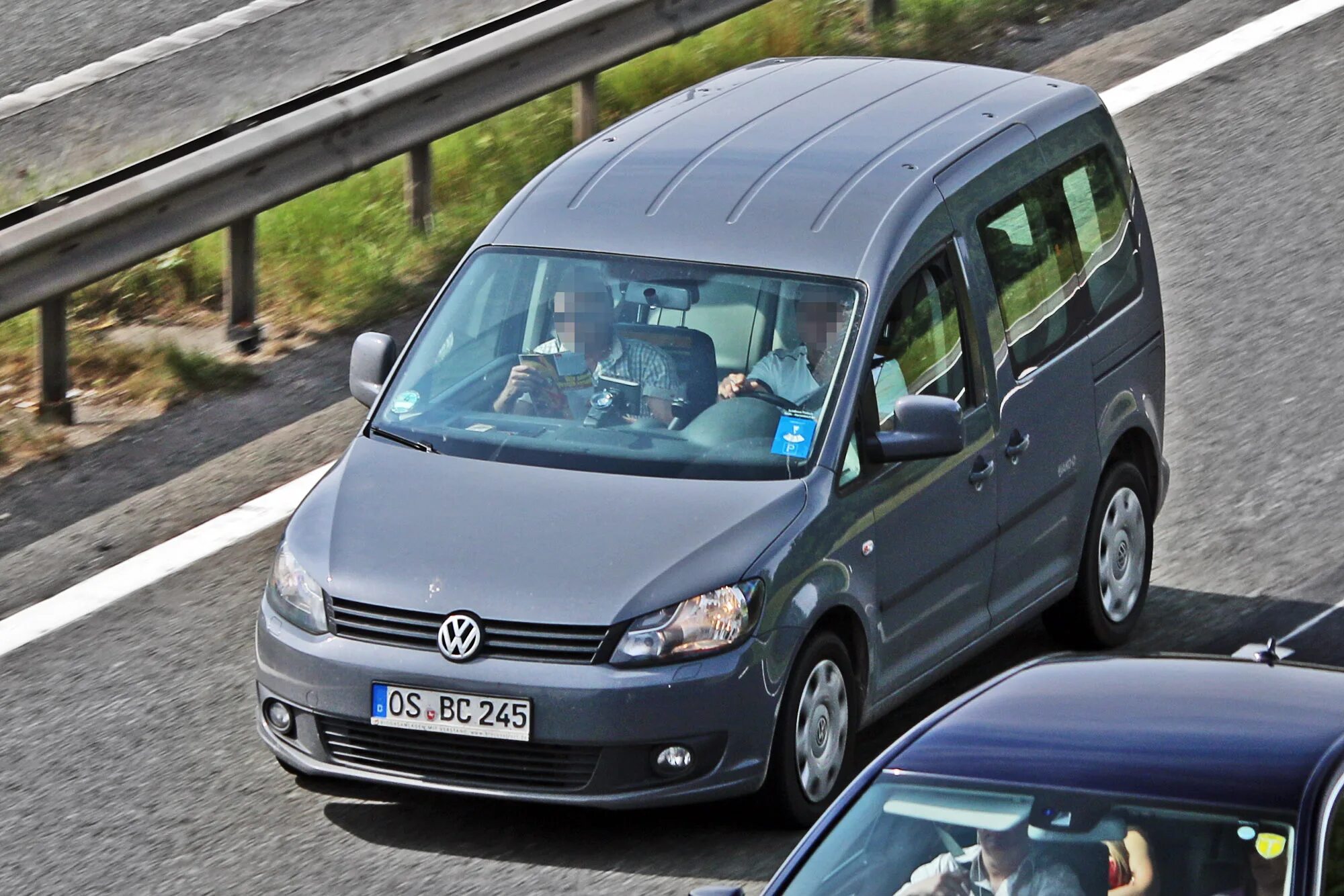 Фольксваген 245. Фольксваген с немецкими номерами. Разборка автомобили Volkswagen Caddy в Германии. Volkswagen немецкий