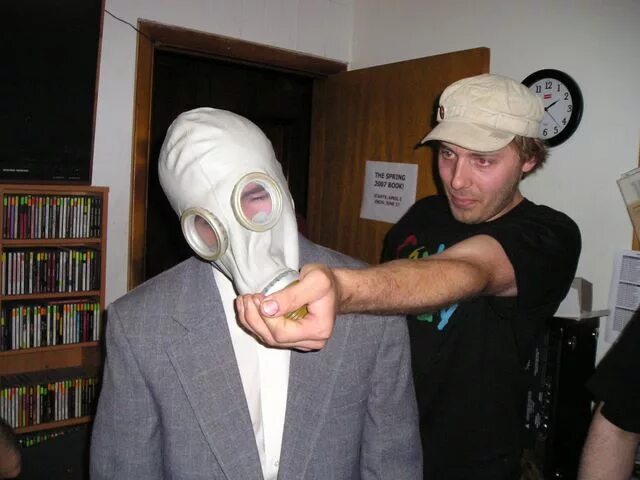 пытка противогазом