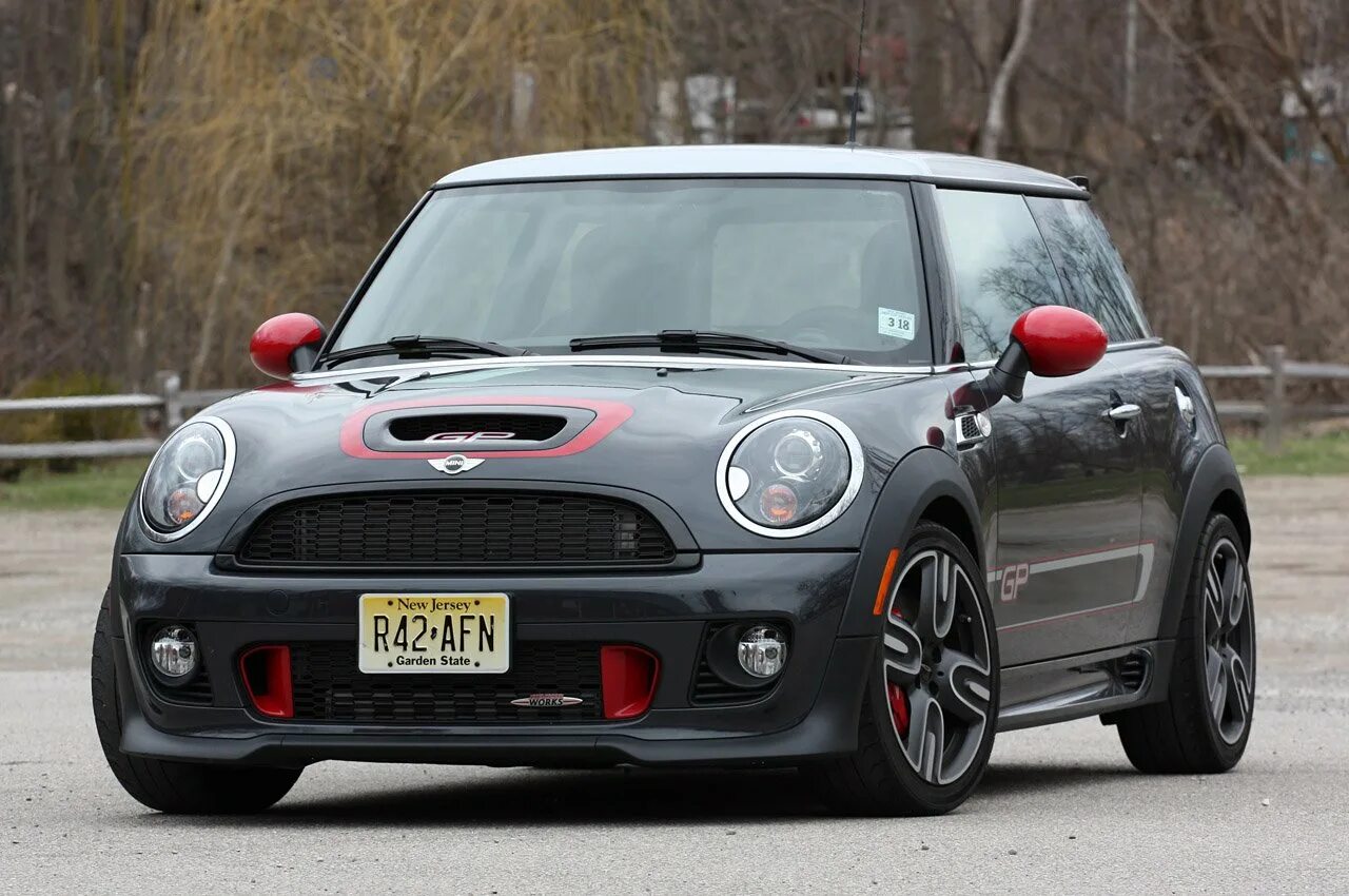 Mini cooper hatch 2020. Mini coupe jcw. Mini cooper jcw gp r56. Мини купер спорт. Mini cooper f56.