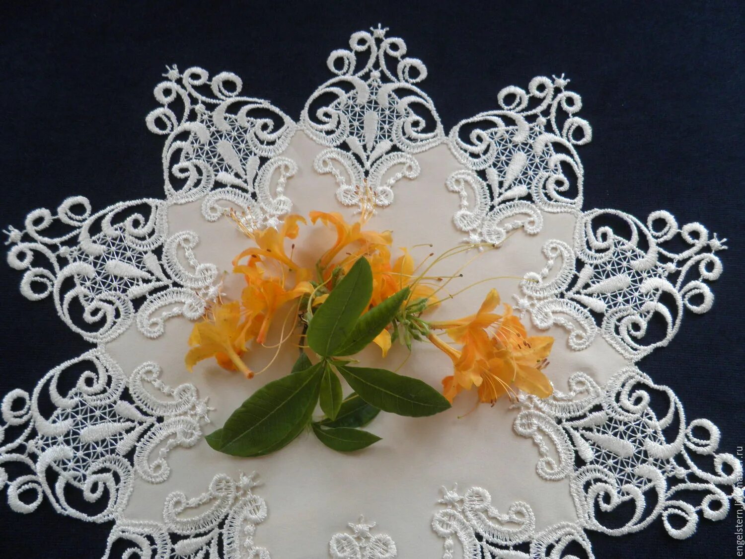 Ажурные узоры. Ажурный на воде. Ажурная шаль gail. Ажурный на воде. Шаль черри гарден.