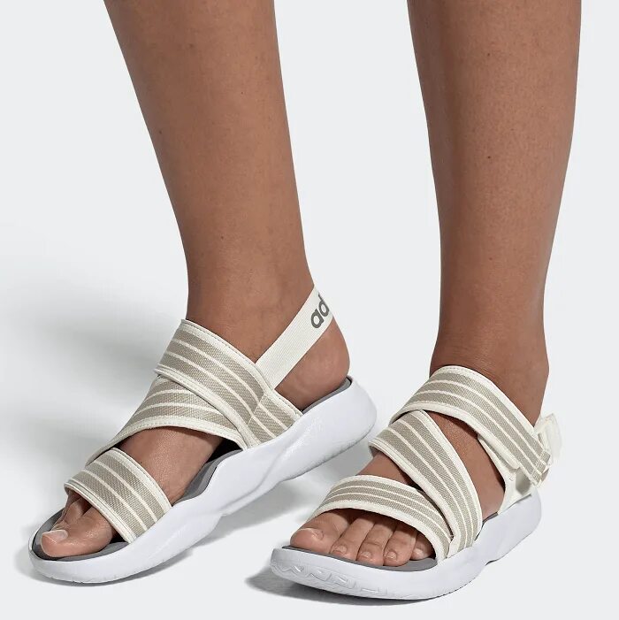 Босоножки женские 38 размер. Adidas 90s Sandal. Сандалии adidas Adilette Sandal. Спортивные сандалии женские адидас. Сандали адидас белые.
