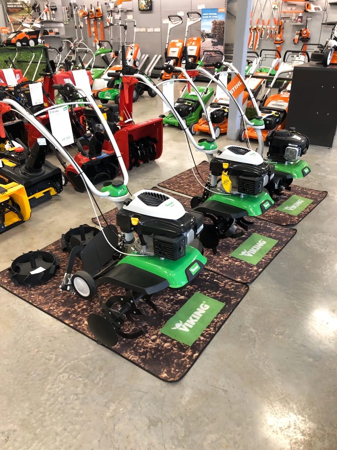 Магазин садовой техники адреса. Рынок садовой техники. Садовая техника магазин. Магазин садовой техники в Москве. Большие магазины садовой техники в Москве.