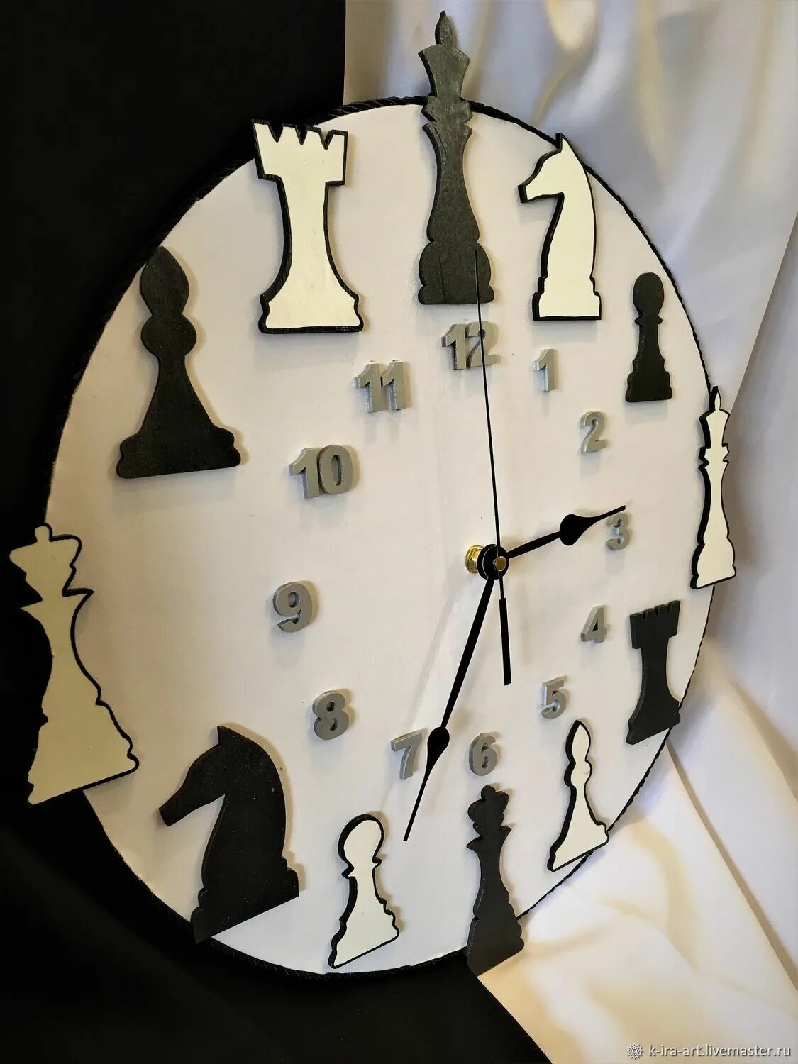 настенные часы из картона. поделки на тему часы. часы аппликация для детей. поделки на тему часы. поделка часы для детей.