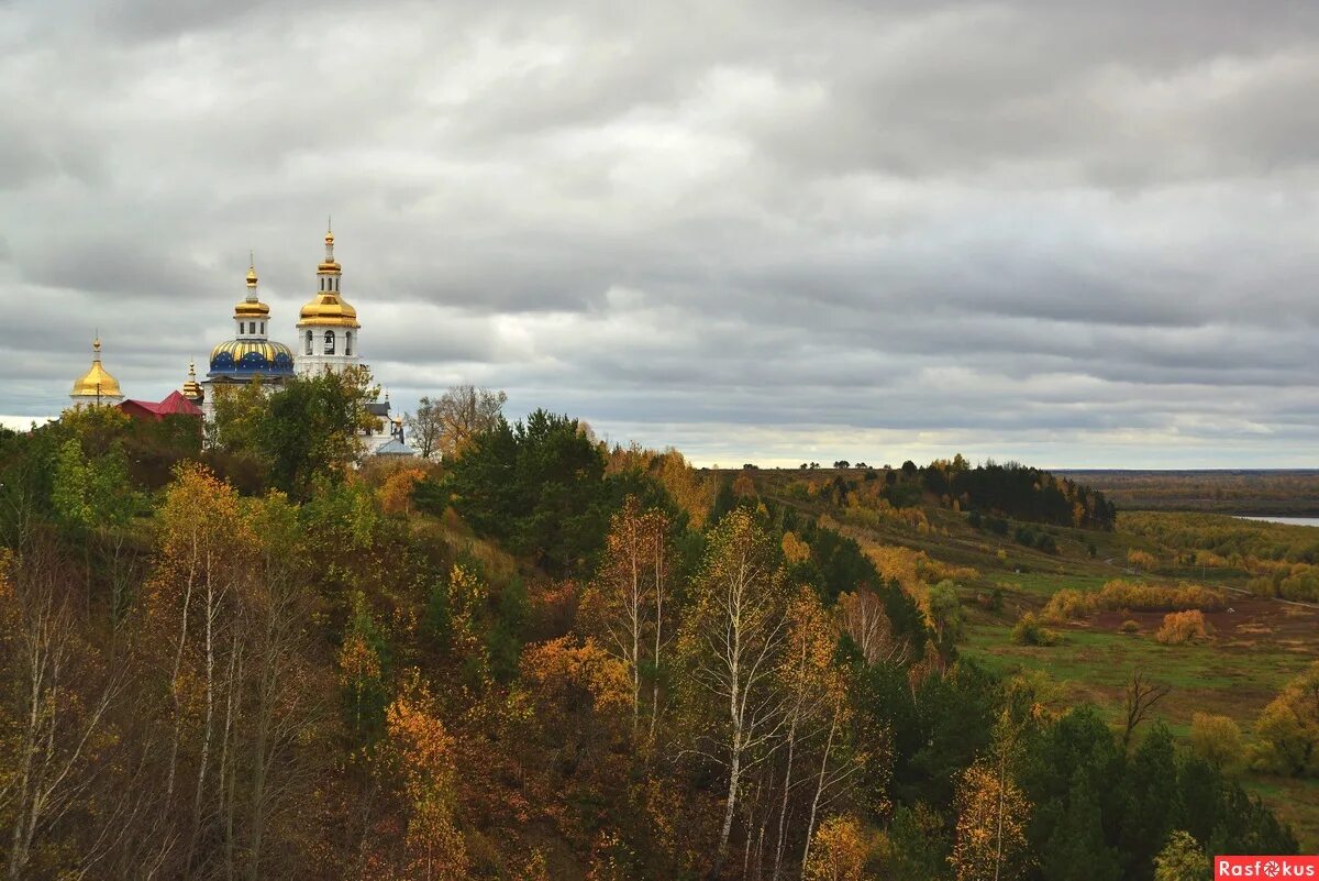 Абалакский мужской монастырь. Абалакский монастырь Тобольск. Абалакский монастырь фото. Абалакский монастырь презентация. Вид с Абалакской горы.