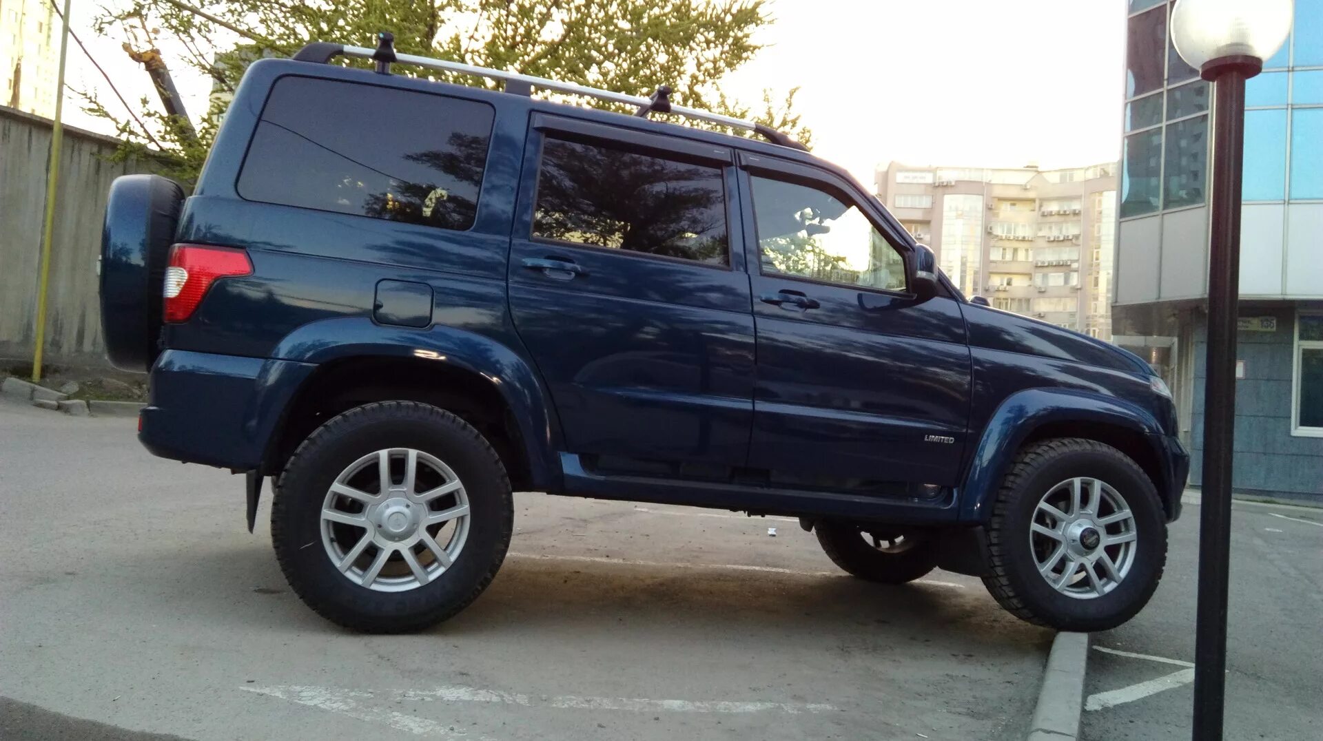 УАЗ Патриот 275/65 r18. УАЗ рпьртот 265 60 18. 265/65 R18 на УАЗ Патриот. 275/70 R18 УАЗ Патриот.