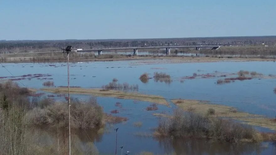 Уровень вятки у кирова. Половодье на Вятке. Уровень реки Вятка. Уровень воды в Вятке. Киров самый большой паводок.