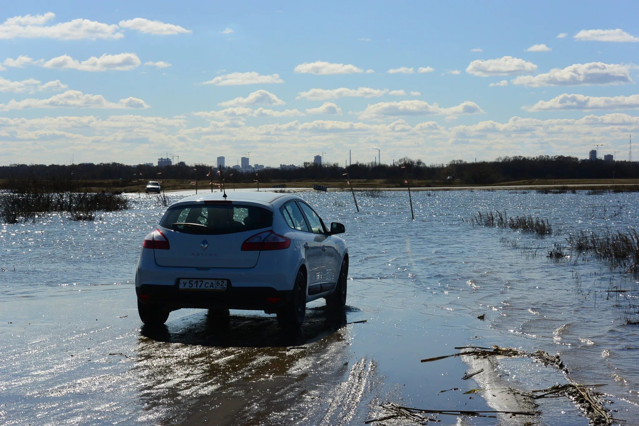 Уровень воды в реке ока город рязань. Уровень Оки в Рязани. Уровень воды Ока. Вода в Оке. Уровень воды на реке Оке в черте города Рязань.