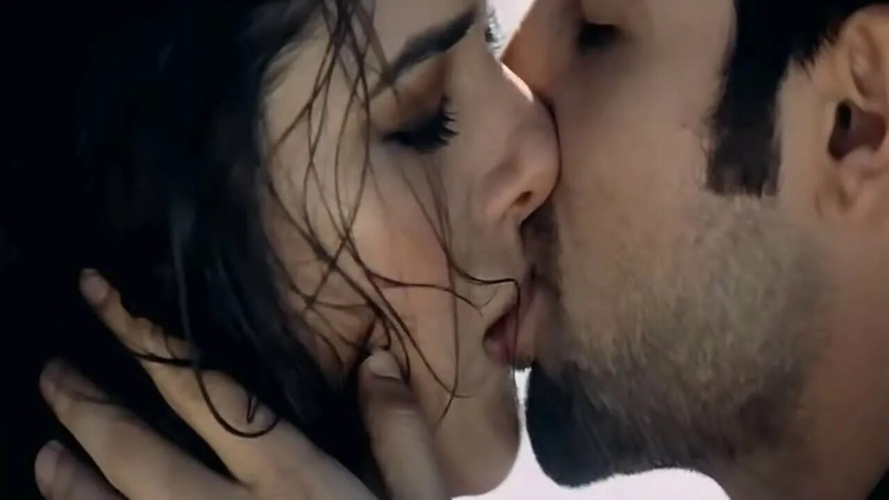 Джунхао поцелуй. Целовали 18. The first kiss 1928. Австралийский поцелую. Сплетница блэр.