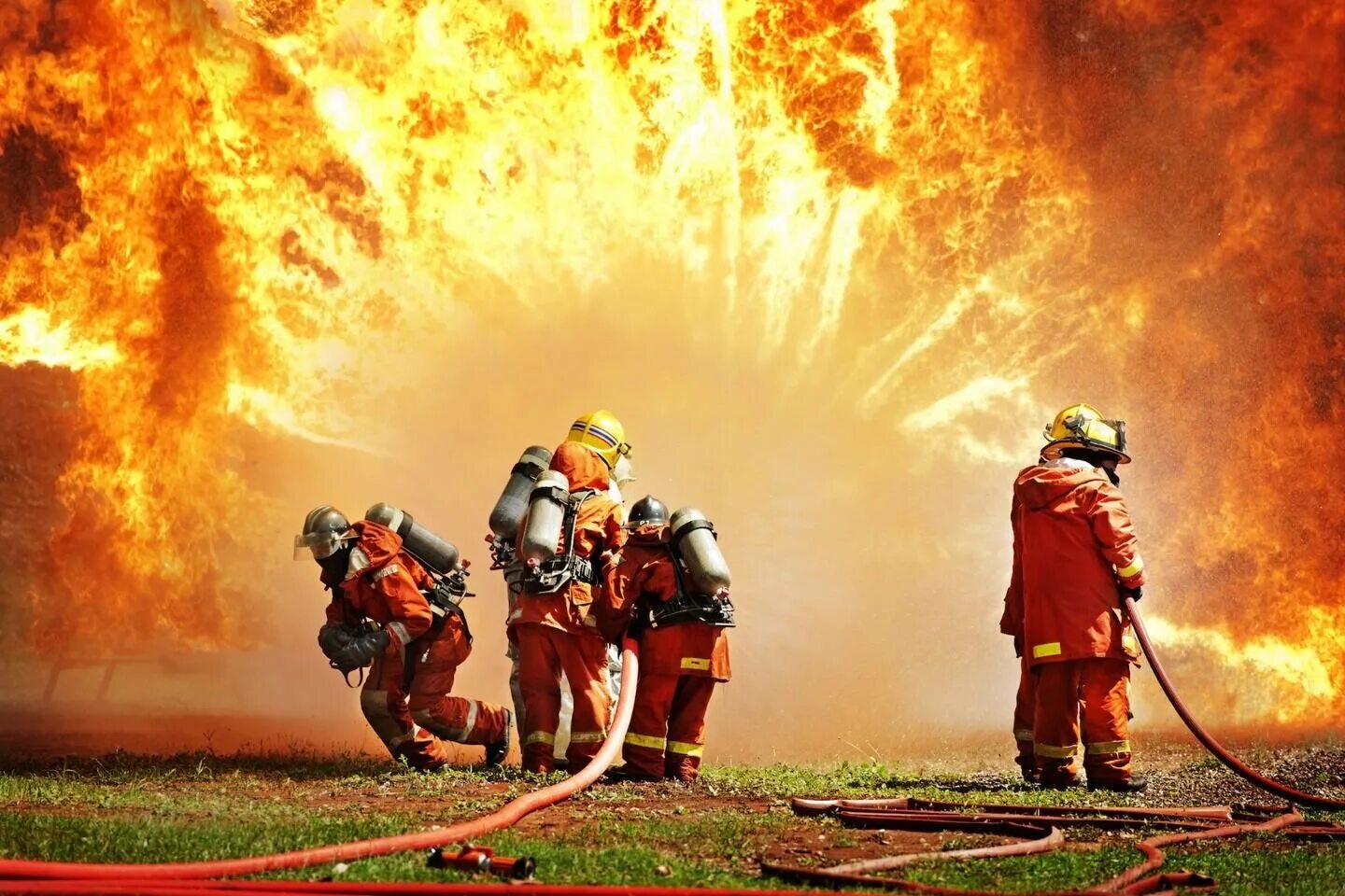 Пожарный. Пожарная охрана. День спасателя. Пожарные и спасатели.