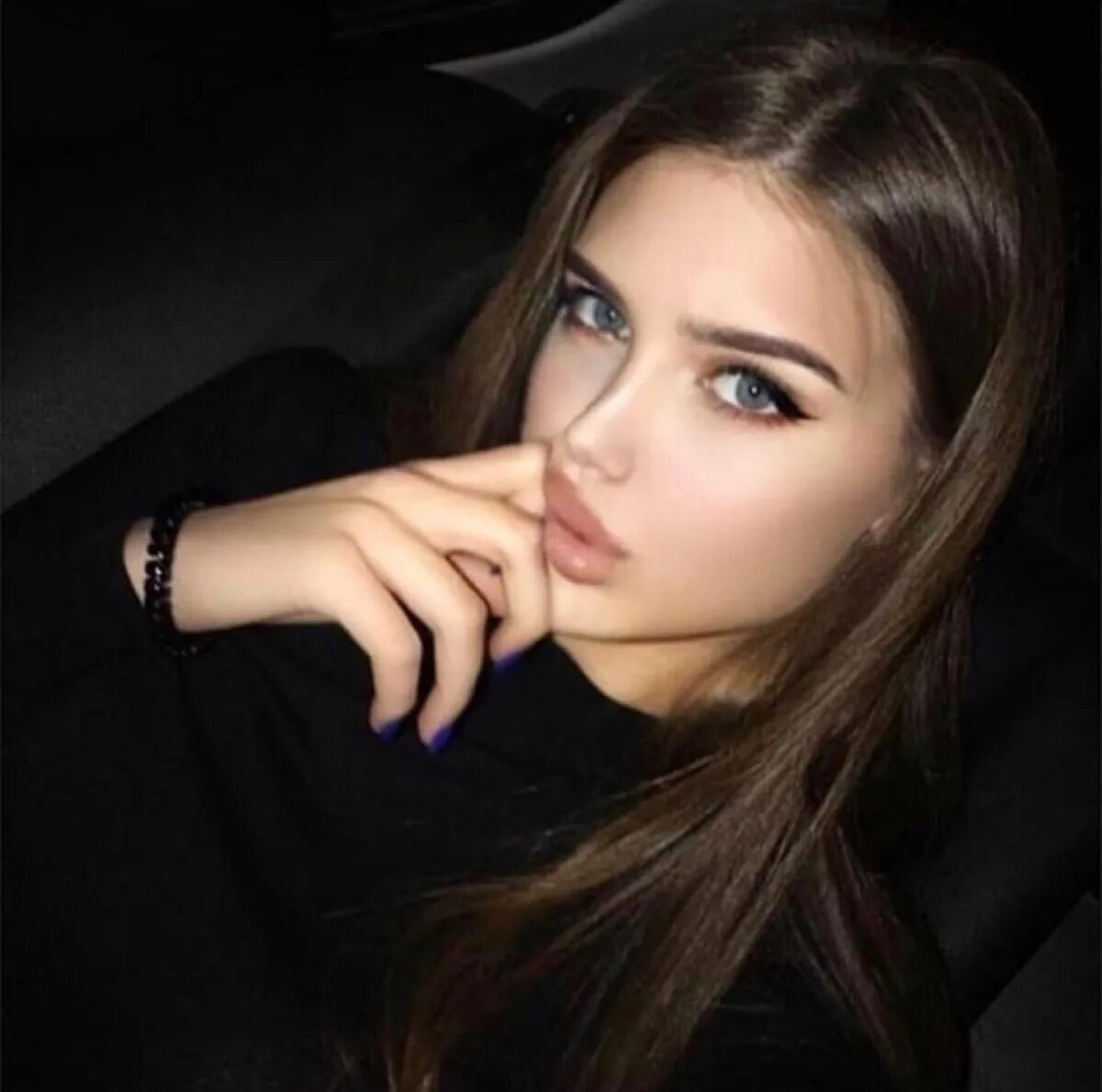 Мари Григорян. Девушка 20 лет. Красивая 20 летняя девушка