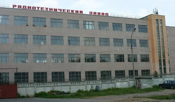Завод 8 лет октября серпухов. Город серпухов заводы. Серпуховский механический завод. Глазовский завод металлист здание. Ткацкая фабрика красный текстильщик.