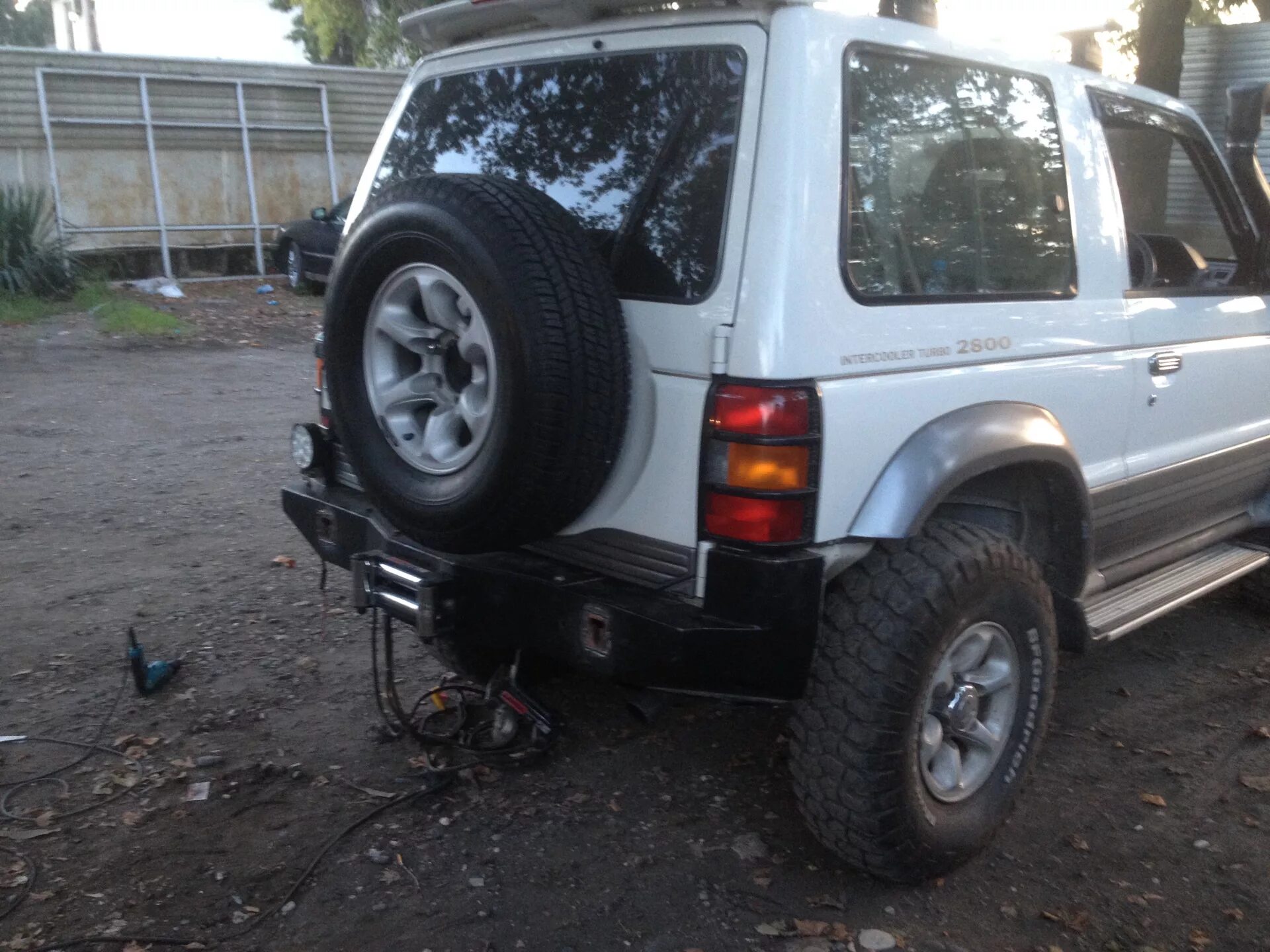 Pajero задний бампер. Pajero 2 бампер. Задний бампер Паджеро 2. Задний силовой бампер Митсубиси Паджеро 2. Задний бампер поджеро2.