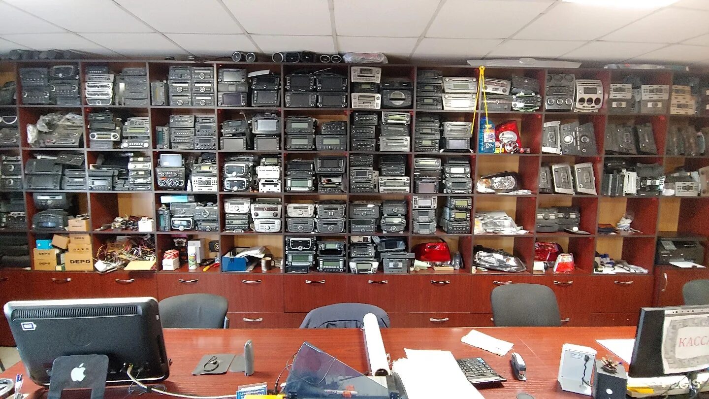 Грузовые запчасти серове. Авторазбор иномарок набережные. Вывеска автозапчасти для иномарок. Магазин автозапчастей двух этажей. 211.