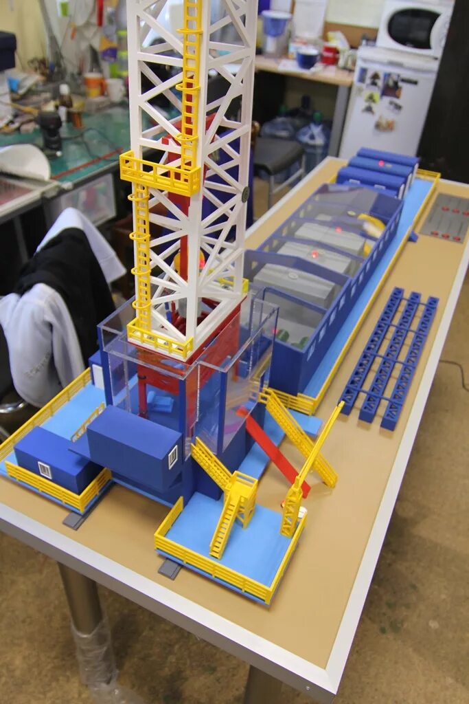 Макеты установок. Самодельный макет нефть и переработка. Макет бетонного завода. Макет химической установки. Эук 3000 буровая.