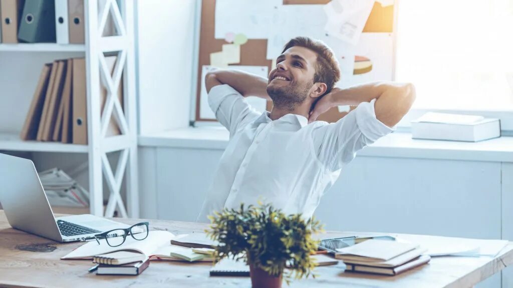 Человек облегчение. Человек беспокоится. Успешная девушка. С облегчением картинки. Облегчение работы.