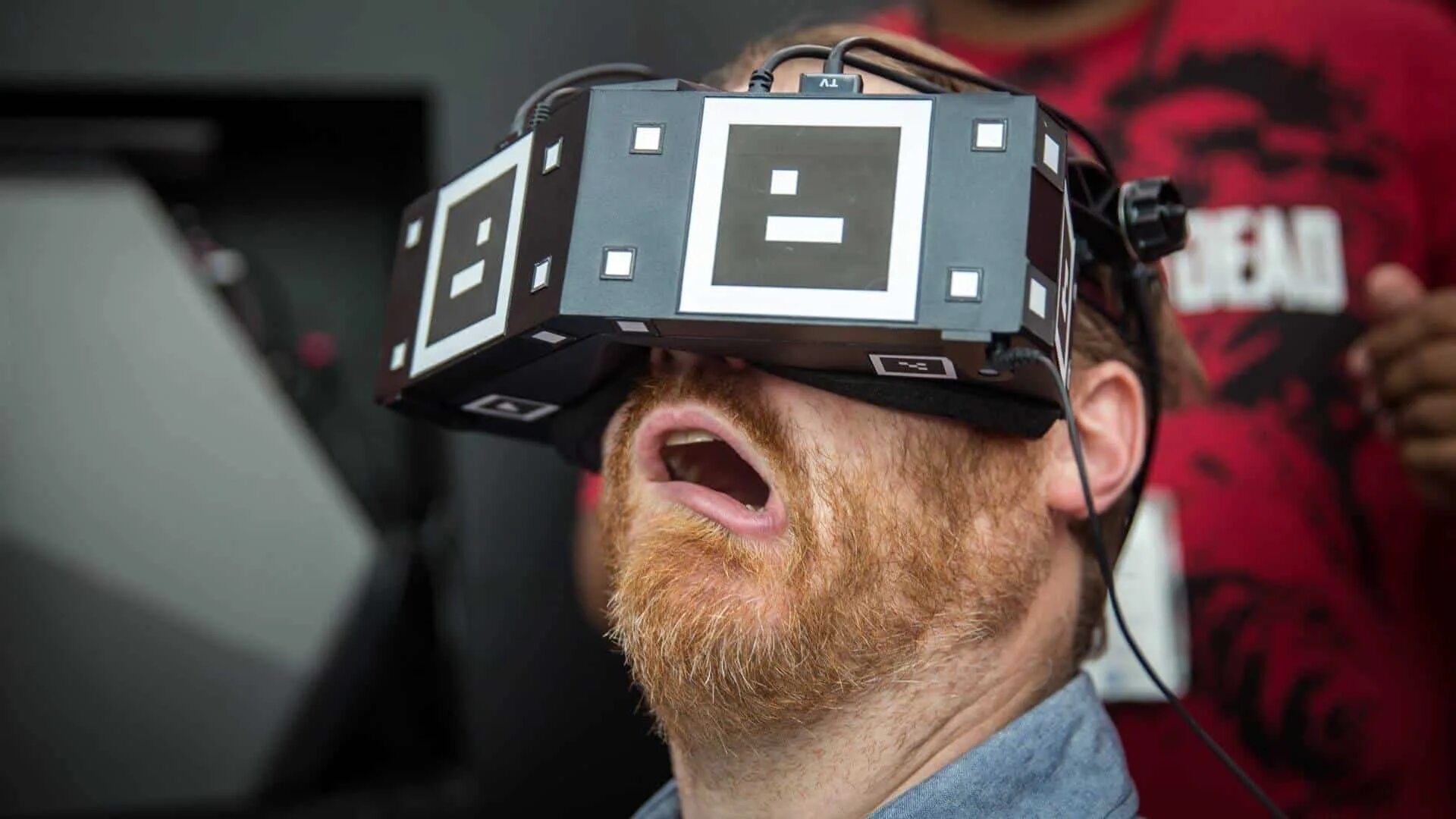 Очки виртуальной реальности. Очки дополненной реальности. Шлем дополненной реальности. VR виртуальная реальность.