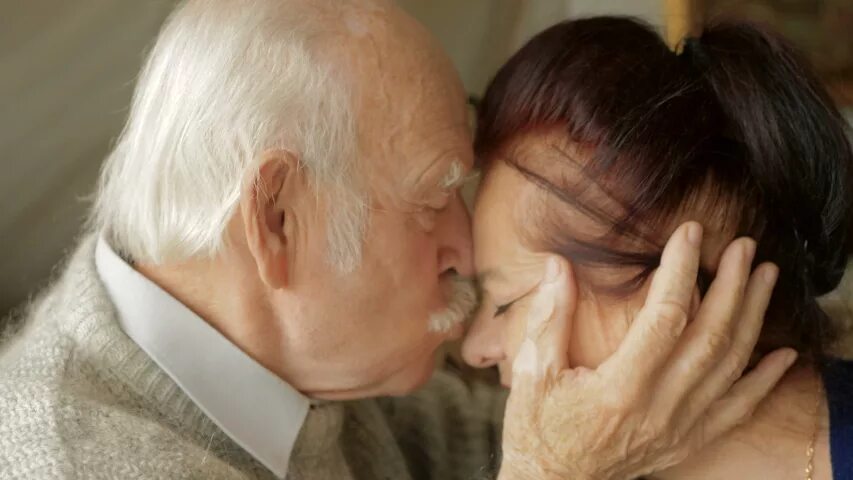 Молодая японка и старик. Японское старики и молодые. Японки со стариками. Japanese old men style. Kakek sugiono.