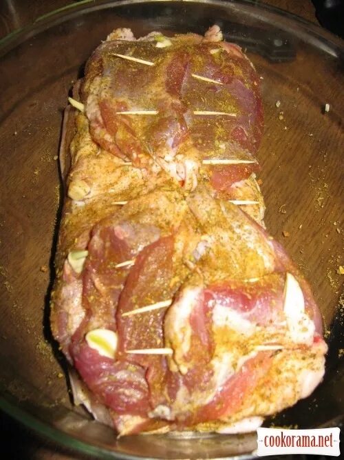 Кусочки мяса в рукаве в духовке. Кусок свинины в духовке в рукаве. Свинина запеченная в духовке в рукаве. Мясо с овощами в рукаве в духовке. Мясо в рукаве в духовке с конвекцией.