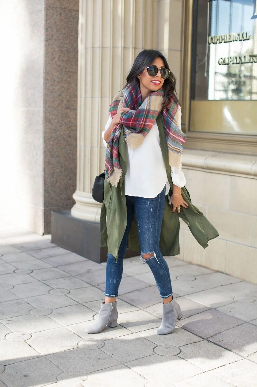 пальто с ботфортами. образ с серыми ботинками без каблука женские. серые ботинки с чем носить. серые ботинки с чем носить. серые ботинки с чем носить.