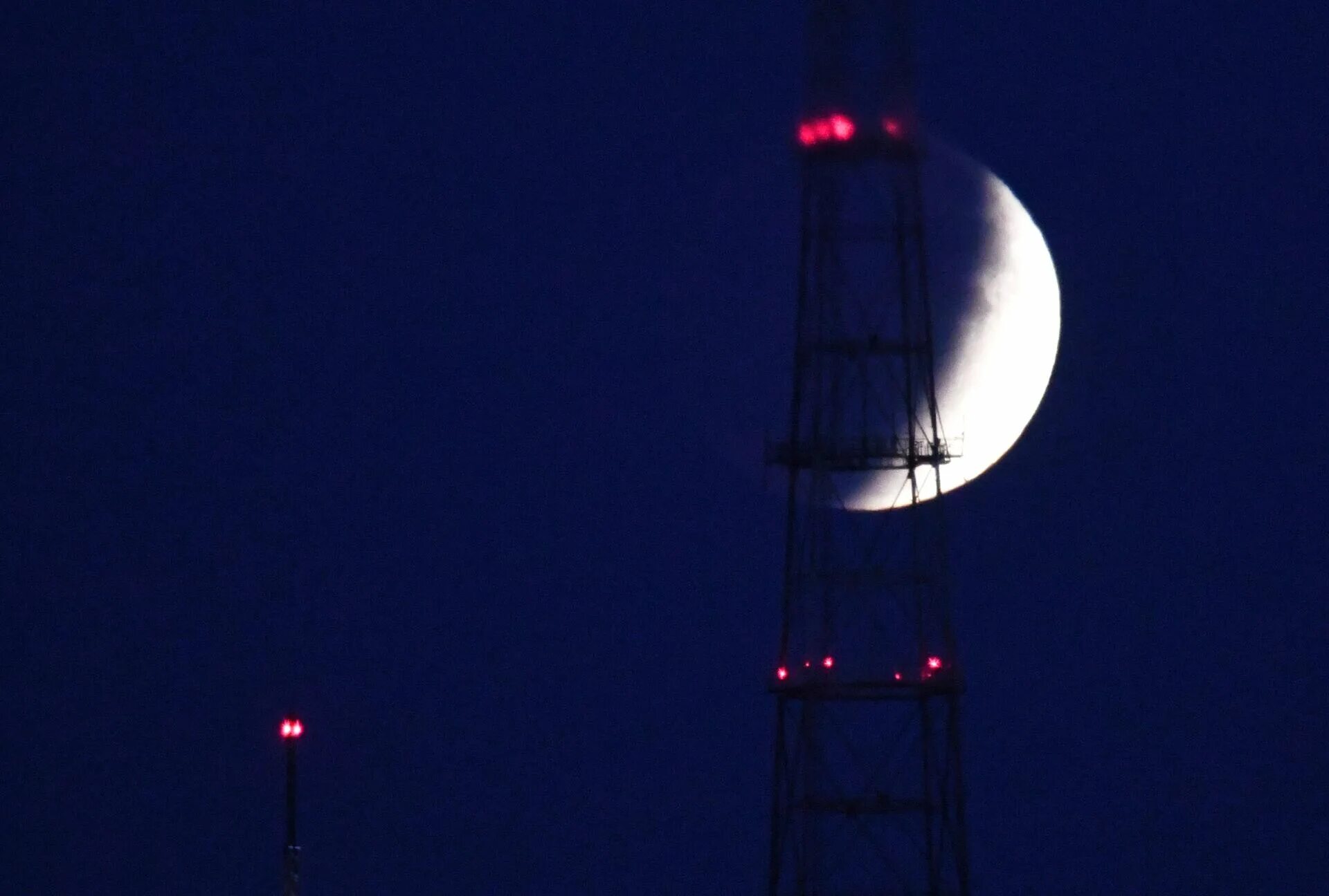 Лунное затмение 16 мая 2022. Полутеневое лунное затмение 5 мая 2023. Солнечное затмение Владивосток 2023. Лунное затмение Владивосток 2022. Первые лунные сутки 2024