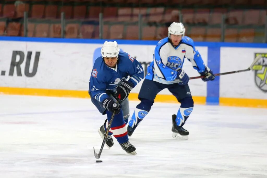 хоккей тройки. ссср 1963. тройка макаров ларионов крутов. хоккеисты россии. фетисов касатонов крутов макаров ларионов.