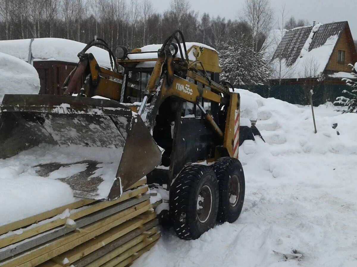 Мини-погрузчик Уралвагонзавод пум-500. Гидробур на пум 500. Экскаватор на пум 500. Пум-500 навесное оборудование.