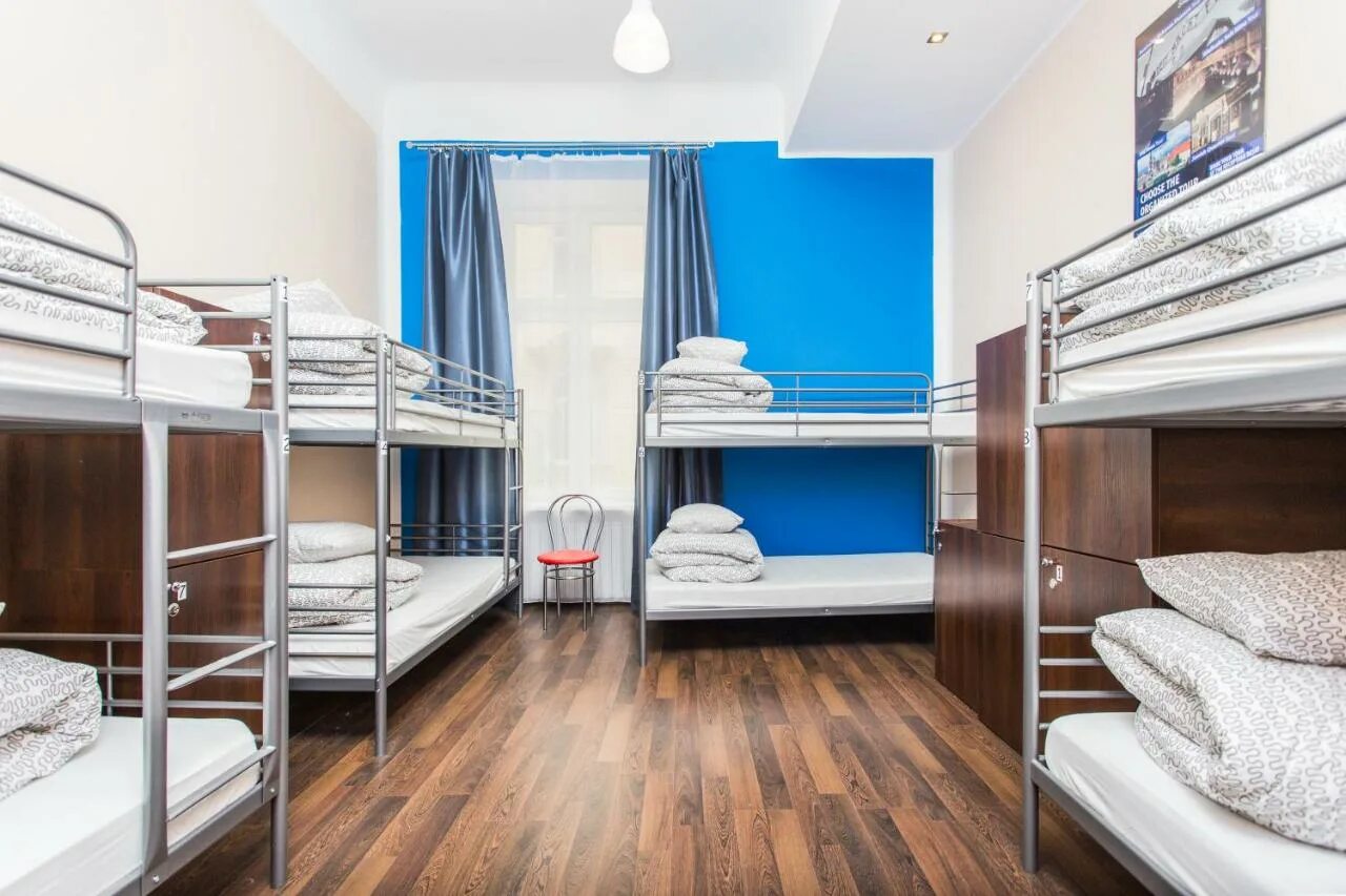 Гостиная в общежитии. Soul kitchen junior hostel. Соул китчен спб хостел. Коливинг soul kitchen. Кухонная зона хостел.