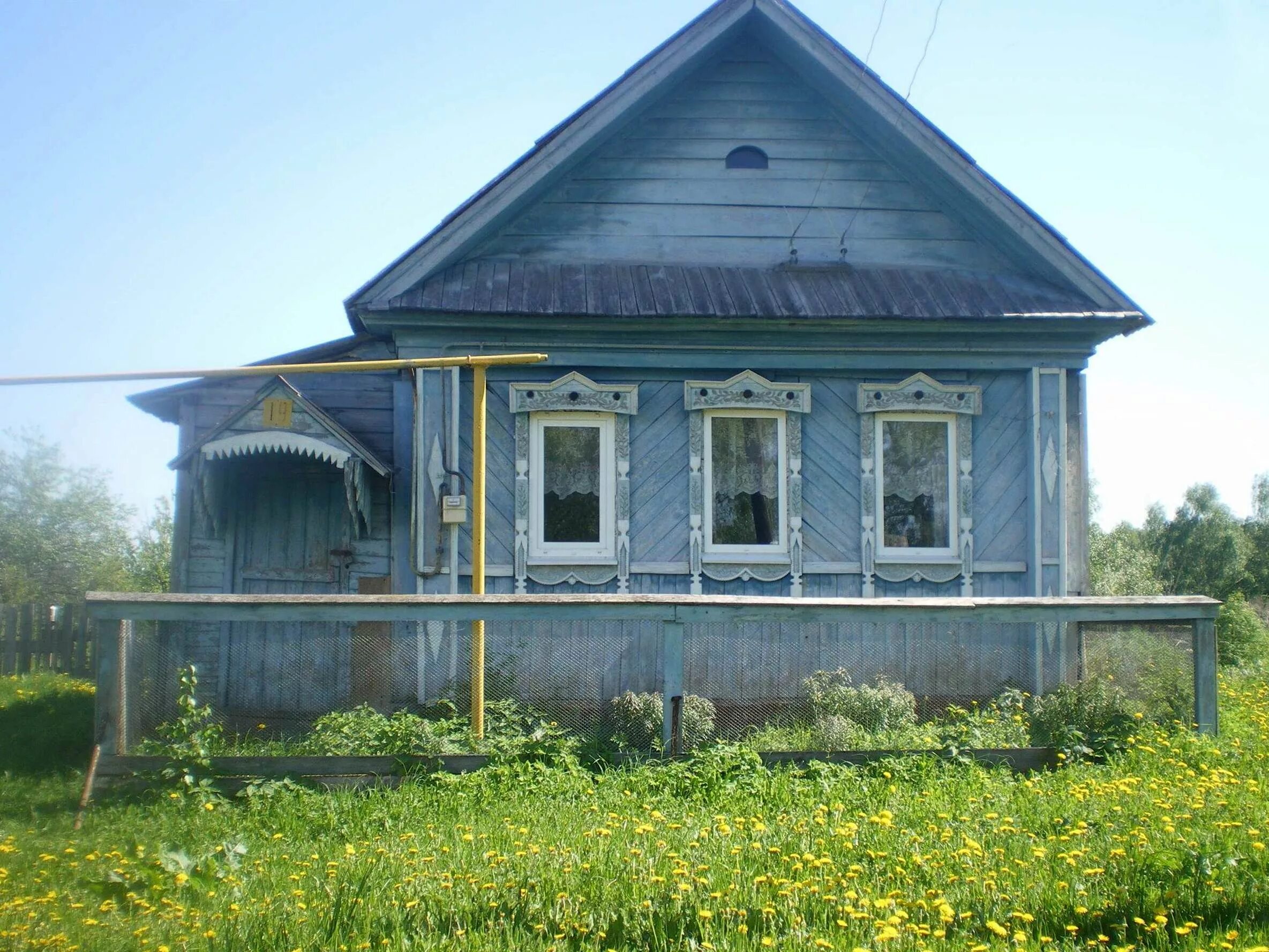 Недвижимость на селе. Дом в Володарском районе Нижегородской области. Деревенский дом Нижегородская область. Дешевый домик в деревне. Дешевый деревенский дом.