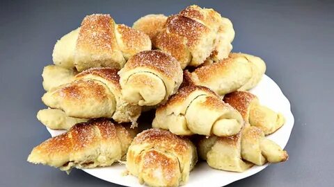 Рогалики с сгущенкой из дрожжевого теста