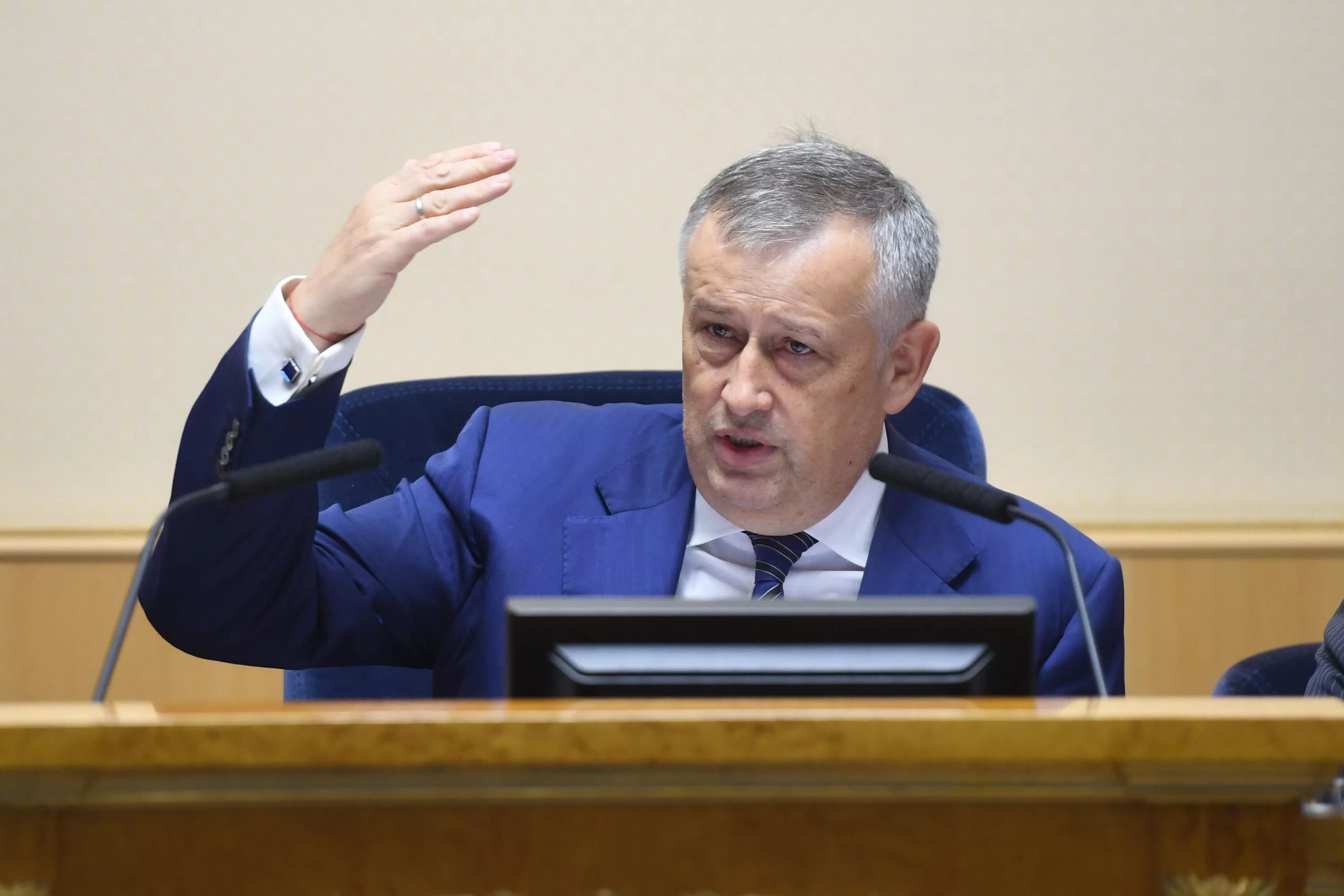 Губернатор лен обл. Александр дрозденко губернатор. александр дрозденко ленобласть. губернатор ленинградской области 2025. дрозденко кирилл.