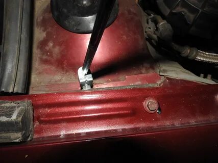 Газовый упор ауди 80