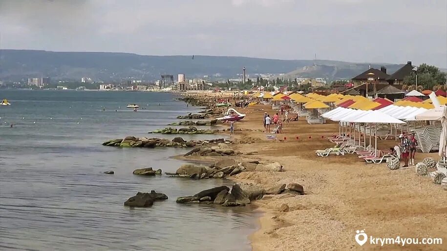 Село Береговое Крым Феодосия. Поселок Береговое Феодосия. Пляж поселок Береговое Крым. Береговое набережная.