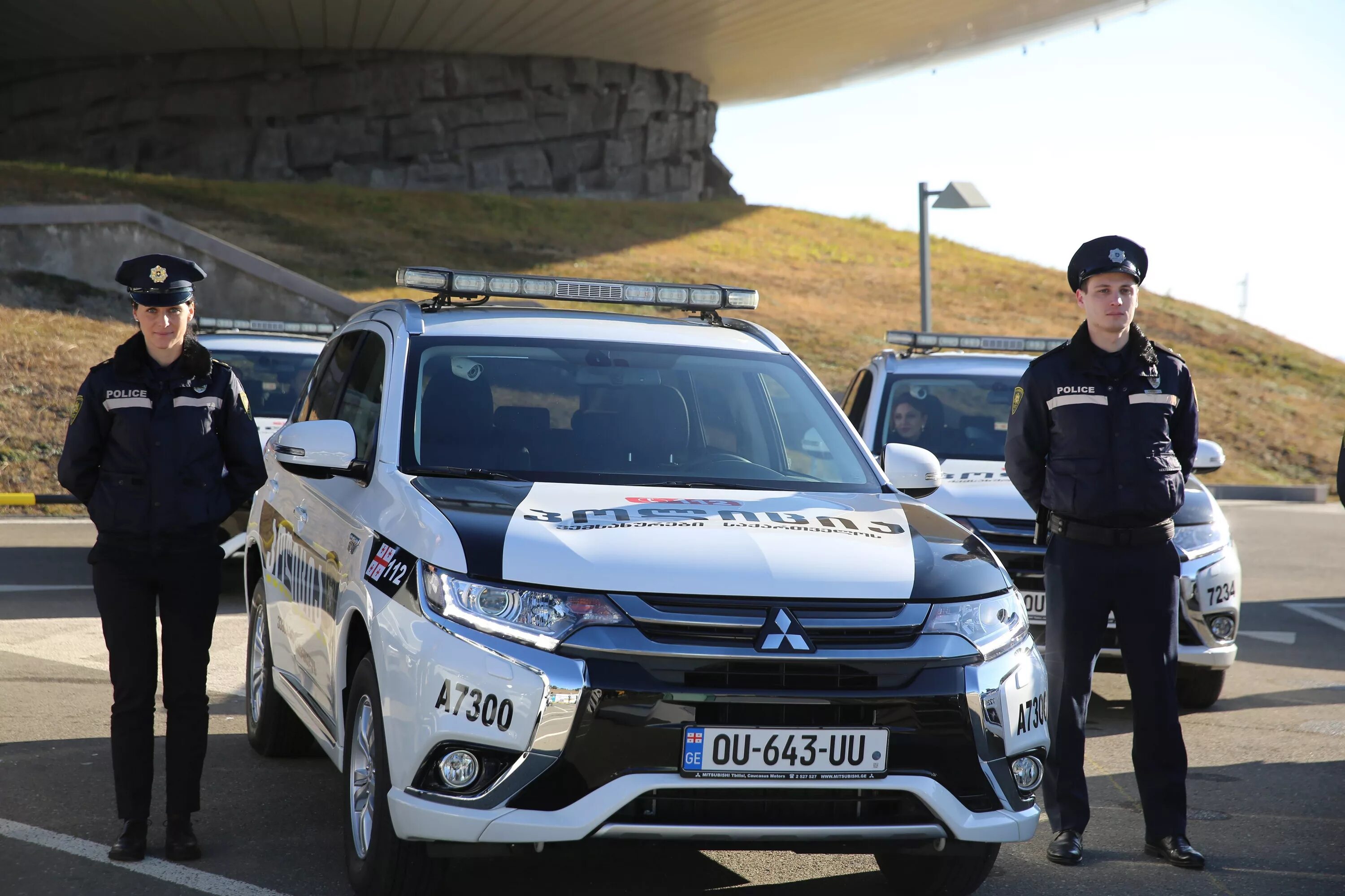 Полицейские патрули машины. Georgian Police Грузинская полиция. Патруль в Грузии. Митсубиси Аутлендер 3 полиция. Патруль полиции Грузии.