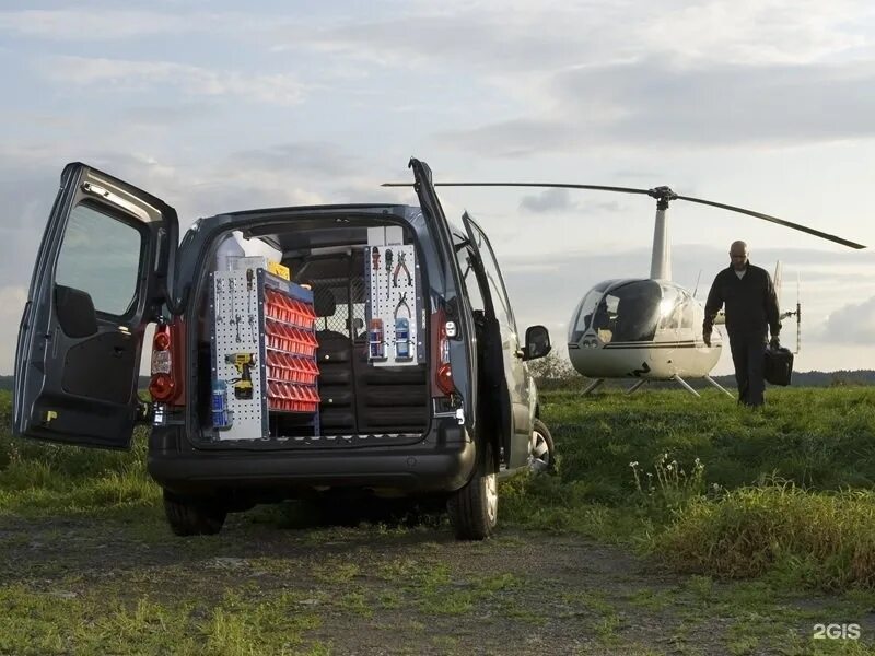 Мобильный сервис. Выездная служба cmd. Выезд cmd. Сервисная машина. Сотрудник технической службы.