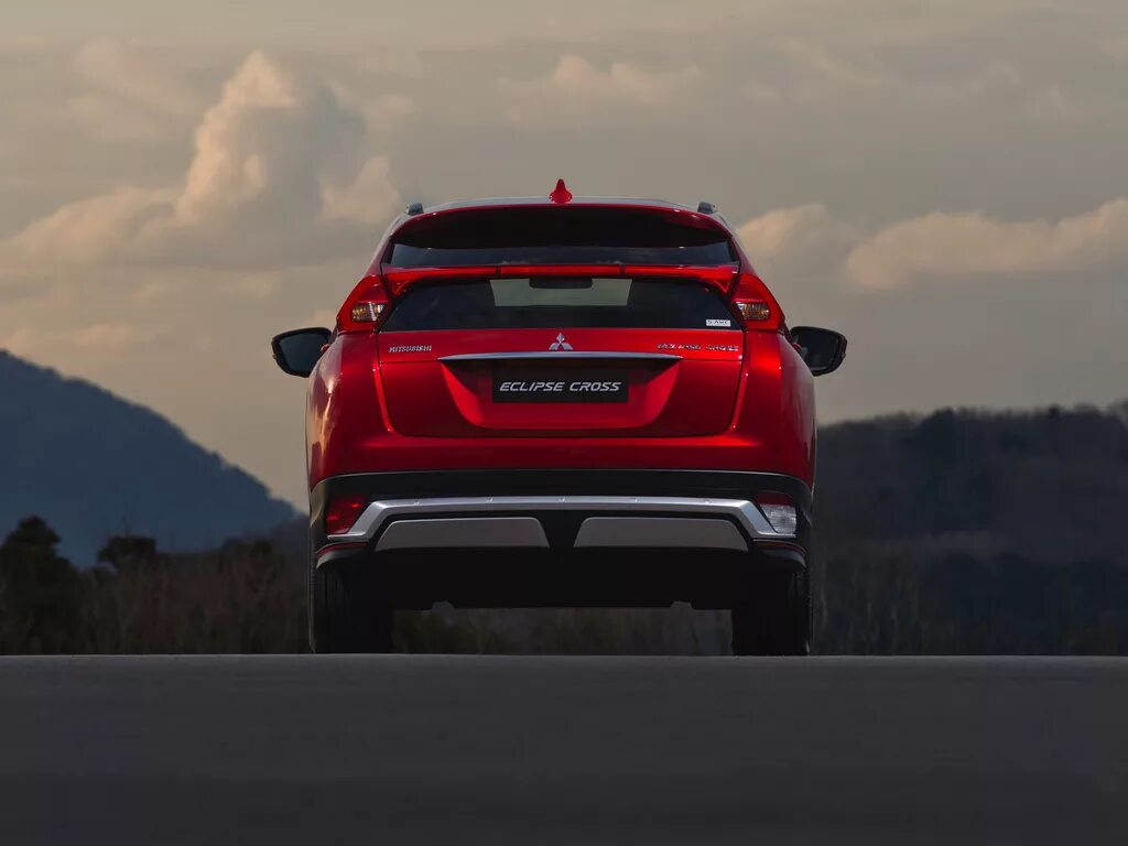 Митсубиси зад. Митсубиси эклипс кросс 2017. mitsubishi eclipse cross 2018. митсубиши эклипс кросс 2017. митсубиси eclipse cross 2017.